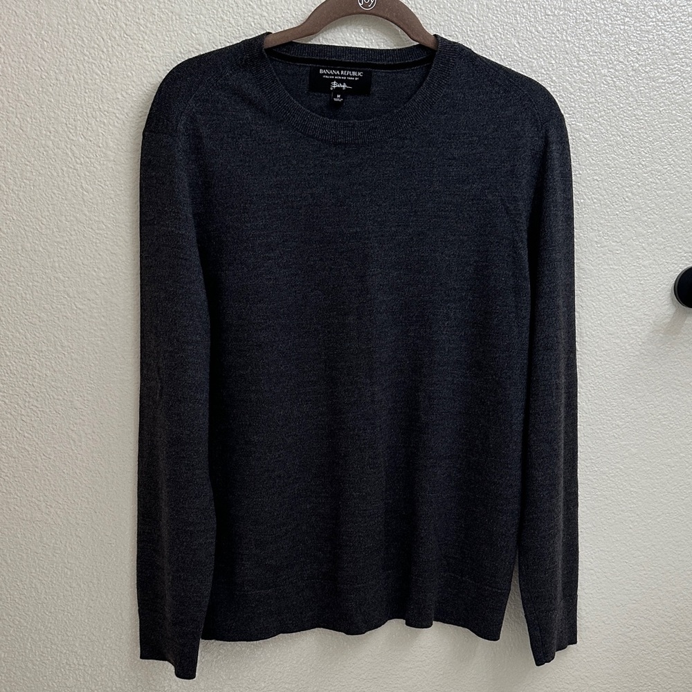 Banana Republic Men's Dark Gray Crewneck Sweater